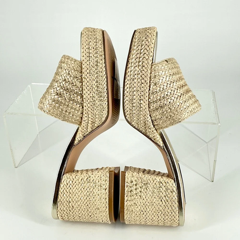 Steve Madden brand steve